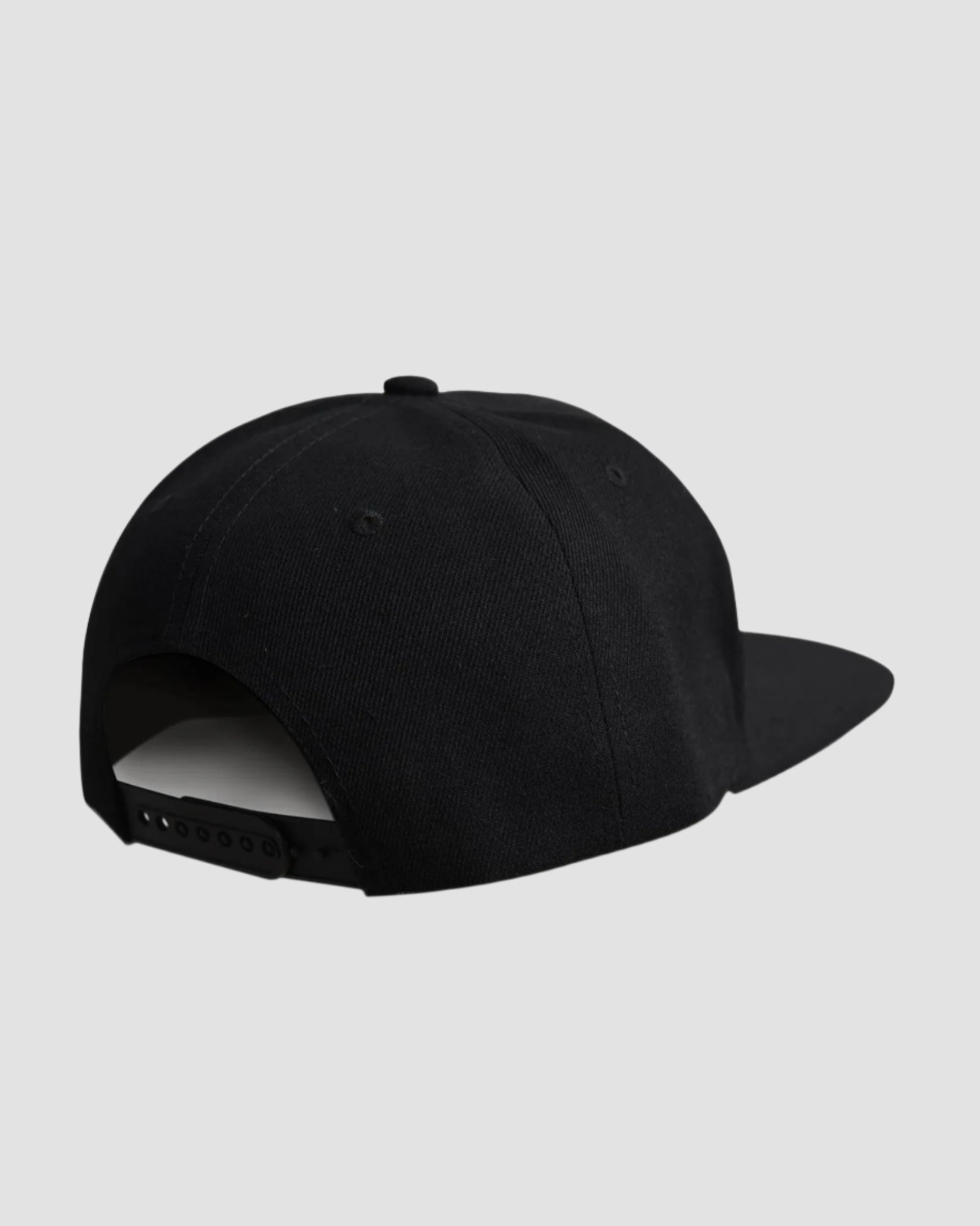 Back view of the one-size-fits-all Men’s Socal Skull Snapback in Black Gold Grey Red color, highlighting the adjustable snapback feature for a perfect fit.